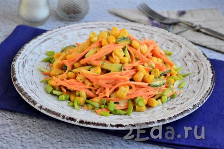 Салат из моркови, огурца и кукурузы