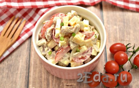 Салат со свининой и помидорами
