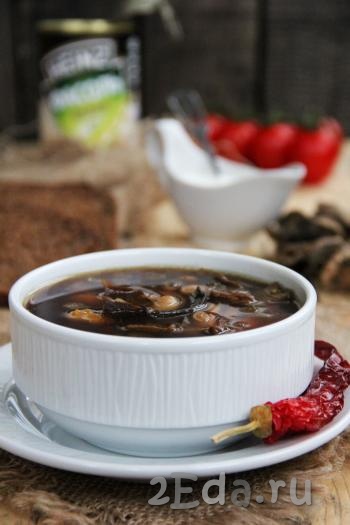 Суп с фасолью и сушеными грибами