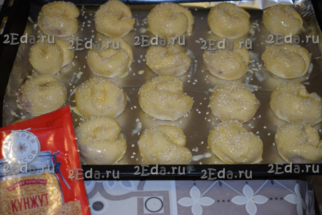 Дрожжевые булочки выпекать при температуре