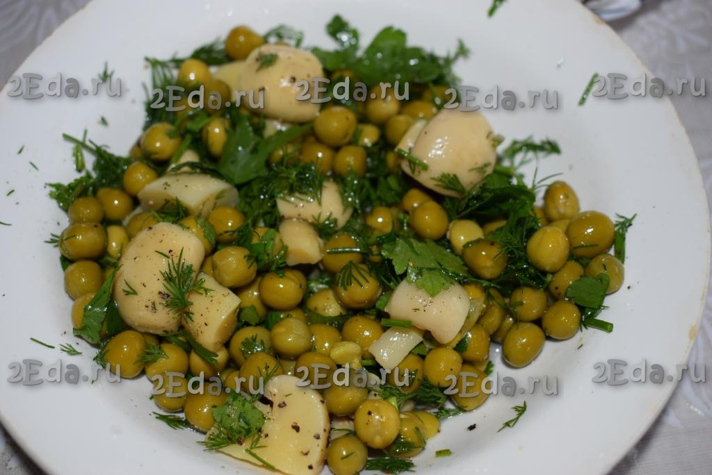 Салат «Пьемонтский» с курицей, грибами и оливками — рецепт с фото