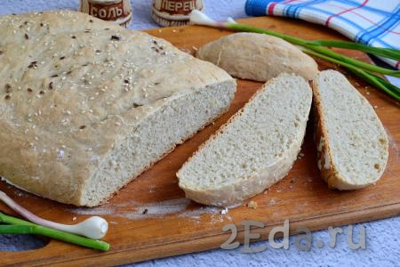 Выпекать хлеб при температуре 190 градусов около 40-45 минут. Очень вкусный домашний серый хлеб, приготовленный на прессованных дрожжах в духовке, остудить на решётке полностью и можно нарезать на ломти. Хлебушек по этому рецепту получается отличным, попробуйте!