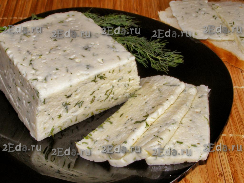 Творожный сыр из замороженного кефира с зеленью (острый)