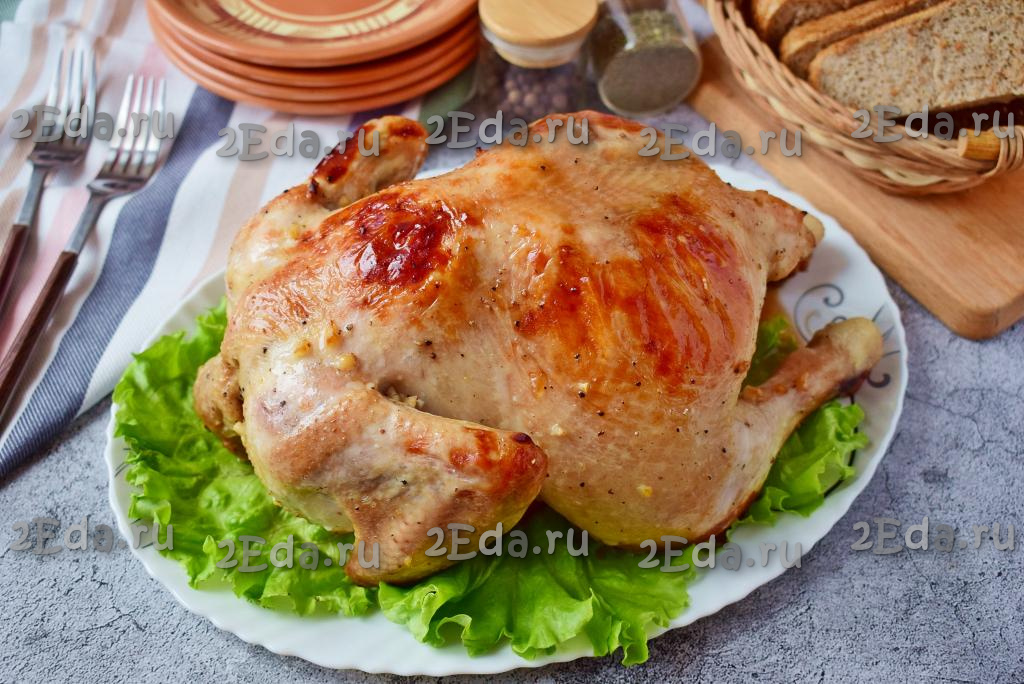 Как приготовить курицу в духовке целиком на банке