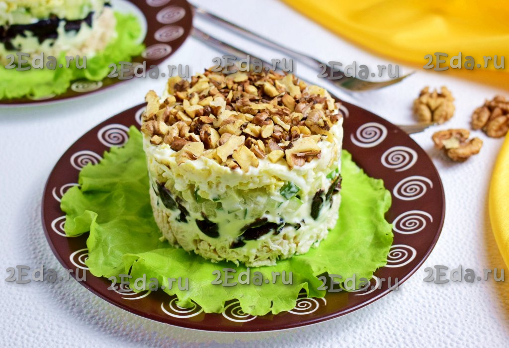 Салат свекла с черносливом и грецким орехом рецепт с фото пошагово