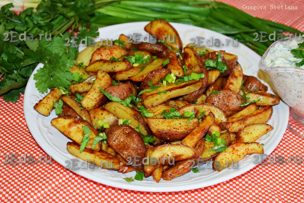 Картошка дольками в духовке, 9 вариантов приготовления — читать на уральские-газоны.рф