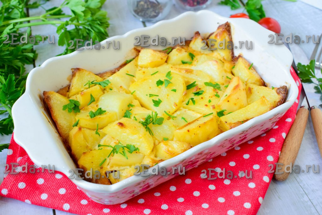 Картошка в мундире с сыром и чесноком