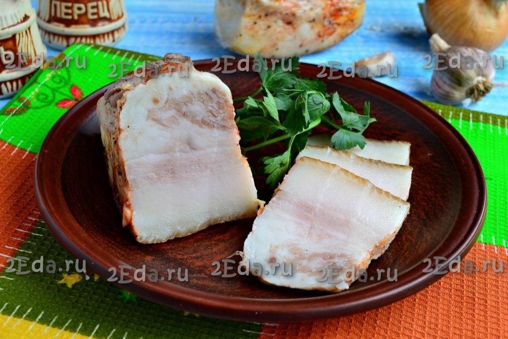 Свиное сало соленое с чесноком мягкое и вкусное
