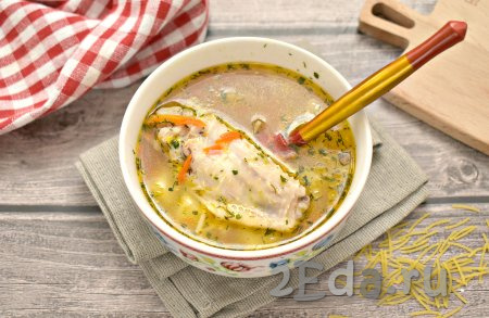 Суп из куриных крылышек с вермишелью