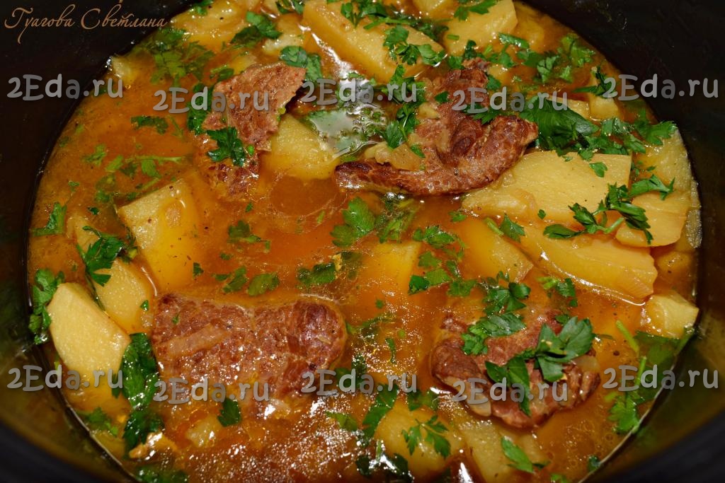 Нежное и сочное жаркое из мяса с картофелем