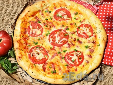 Рецепт пиццы с колбасой, помидорами и сыром