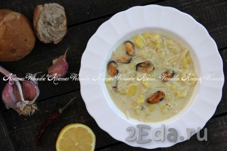 Суп с морепродуктами и плавленным сыром